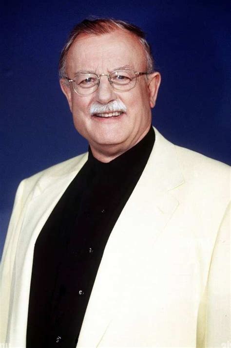 Roger Whittaker Biography: Age, Net Worth, Wikipedia, Pictures ...